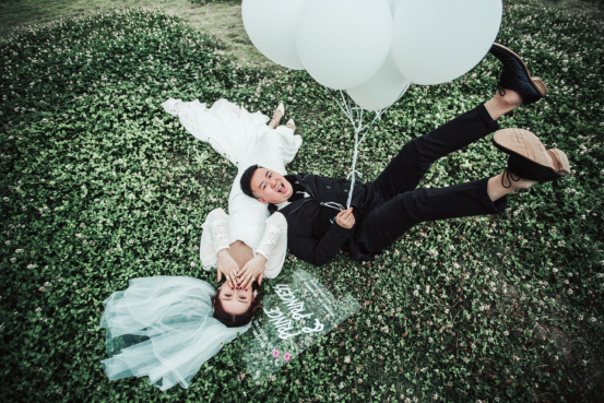 婚纱照是在订婚前拍吗_婚纱照风格