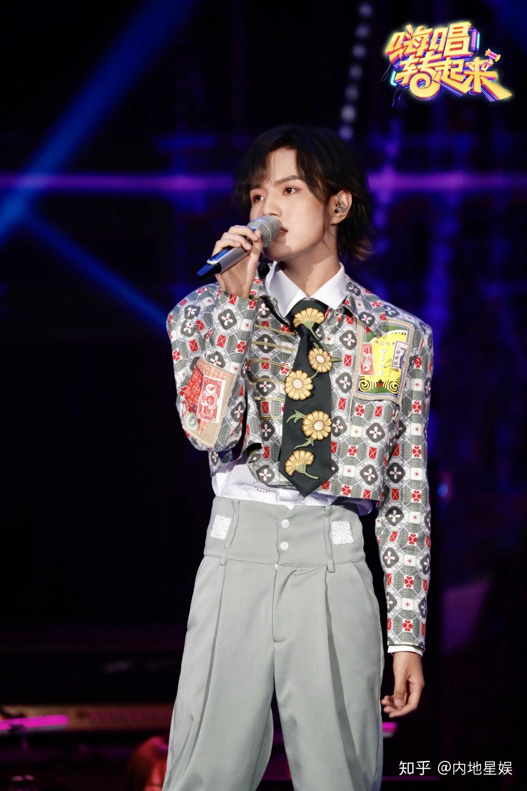 尹毓恪空灵版七子之歌祝福澳门回归嗨唱转起来展仙嗓魅力