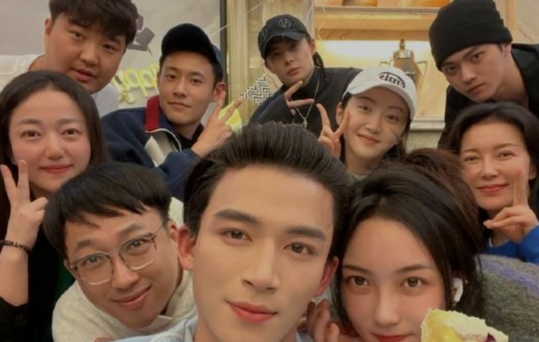 魏大勋粉丝租商场广告.成