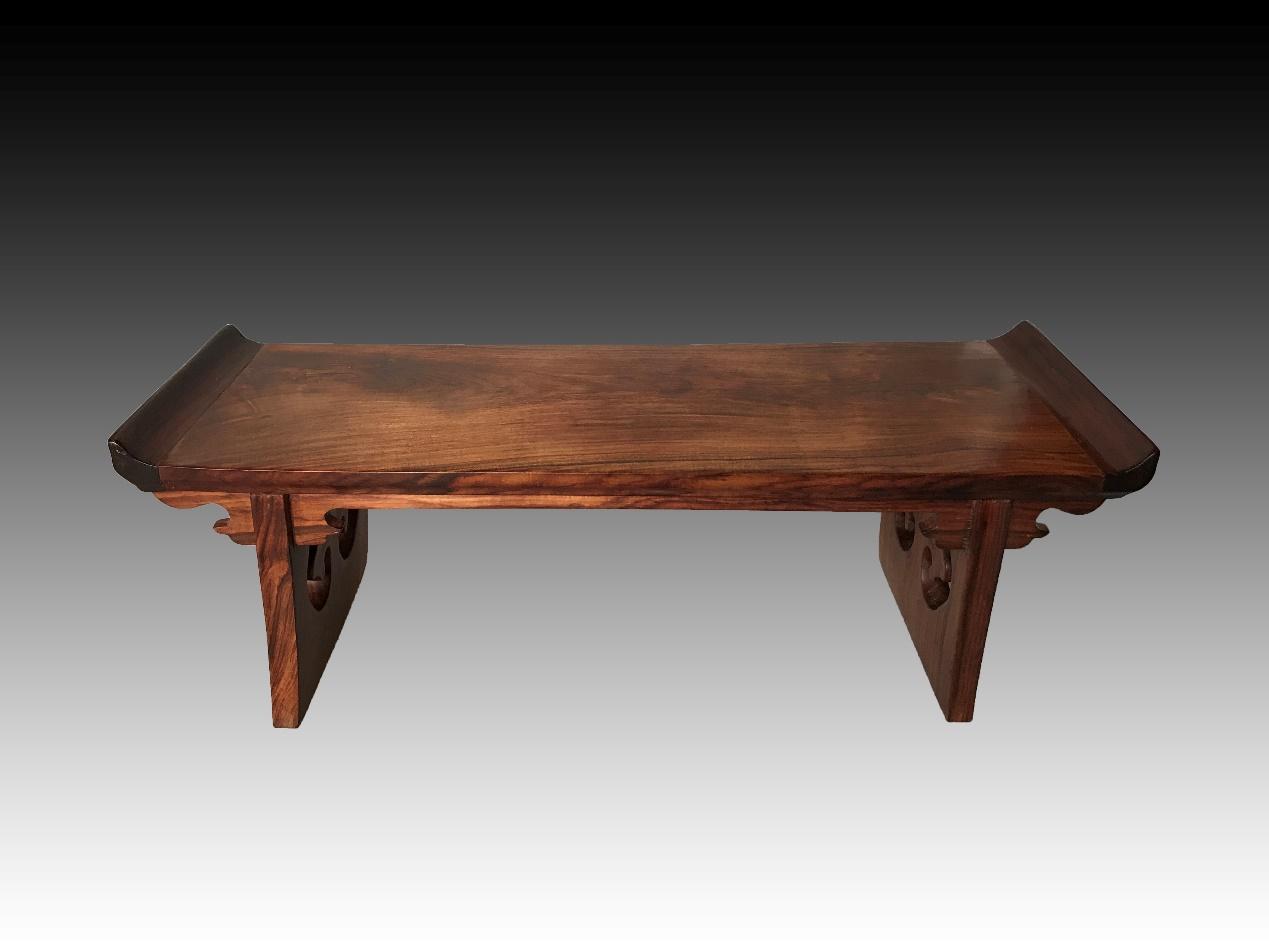 老底依稀尚存原来头黄花梨板足小翘头案