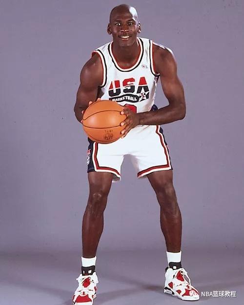 深度解析篮球赛事回放从战术布局到球员表现全面还原赛场真实细节