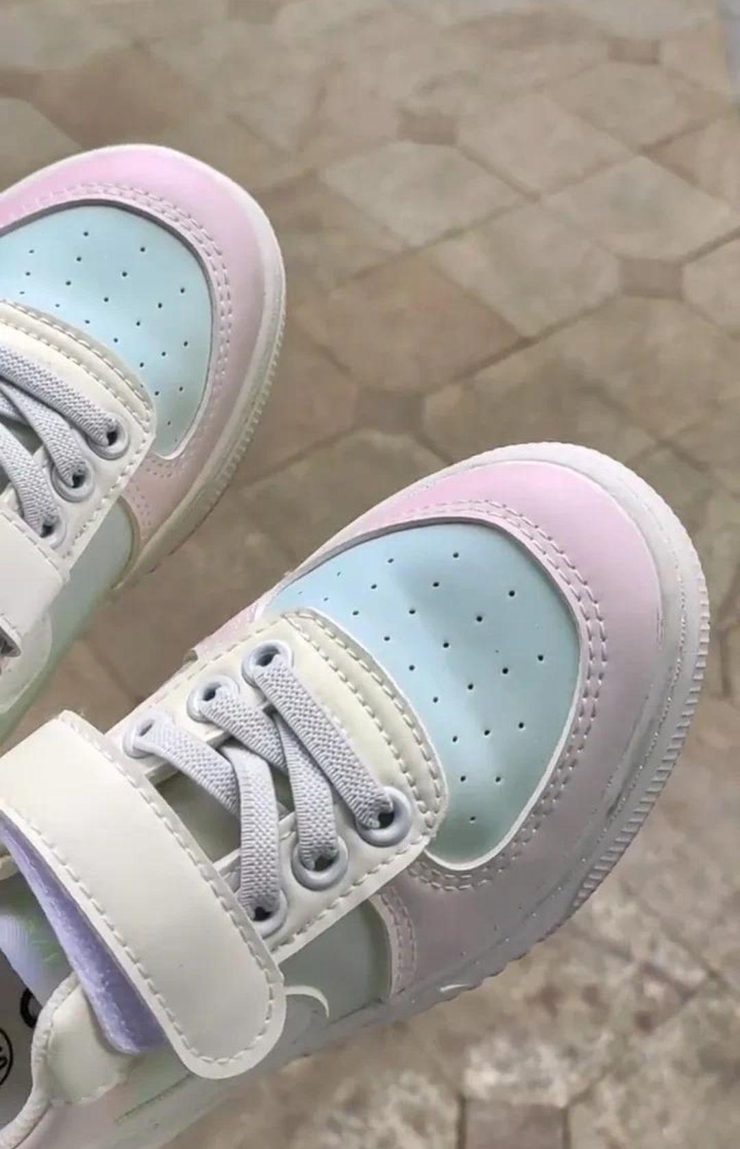 白鞋变彩色鞋你见过吗