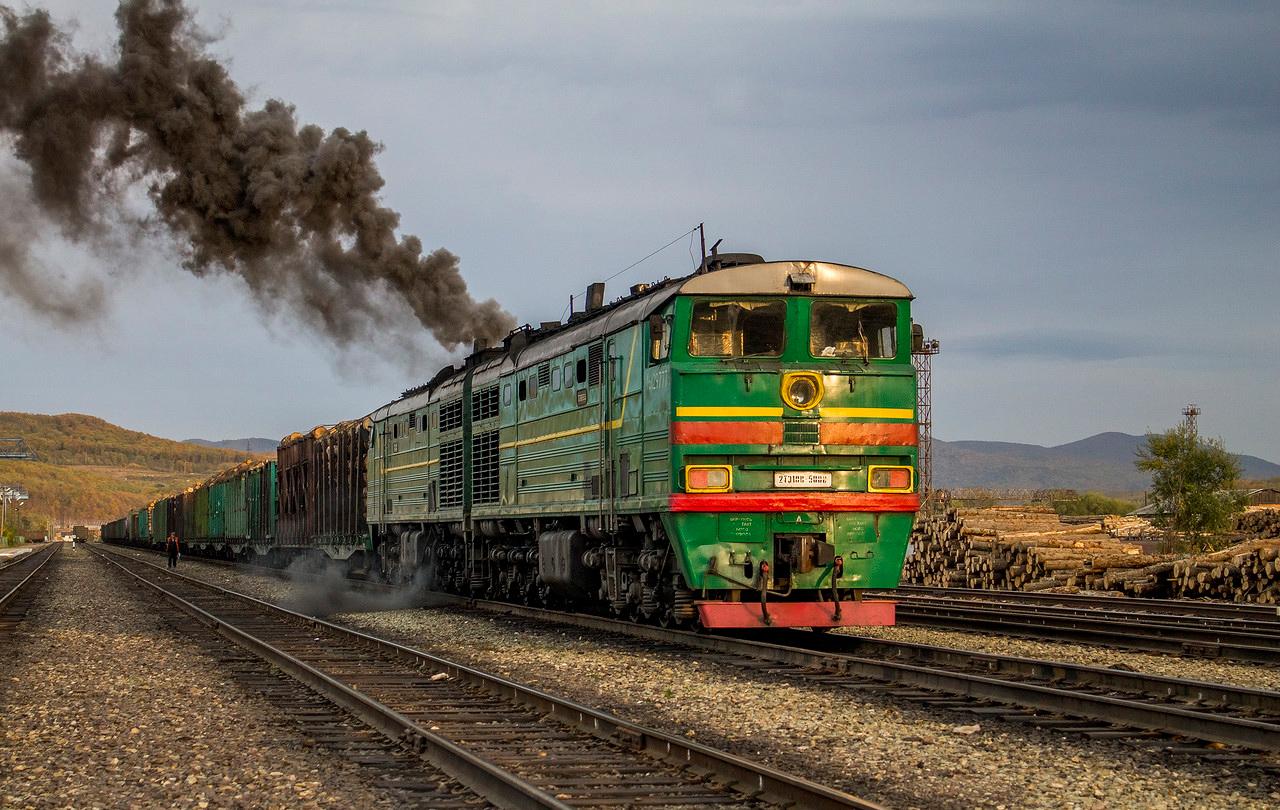 时不时喷黑烟的te10系列内燃机车