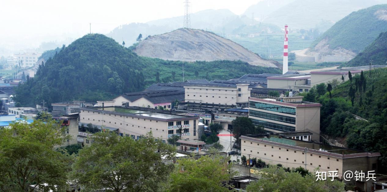 图游国宝茅台镇生态酒厂的探秘之旅