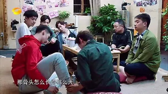 听说向往的生活请了国家短道速滑世界冠军韩天宇和本届冬奥会上的大
