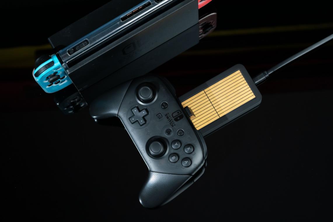 手柄也能无线充电谷粒switchpro手柄充电器充电底座