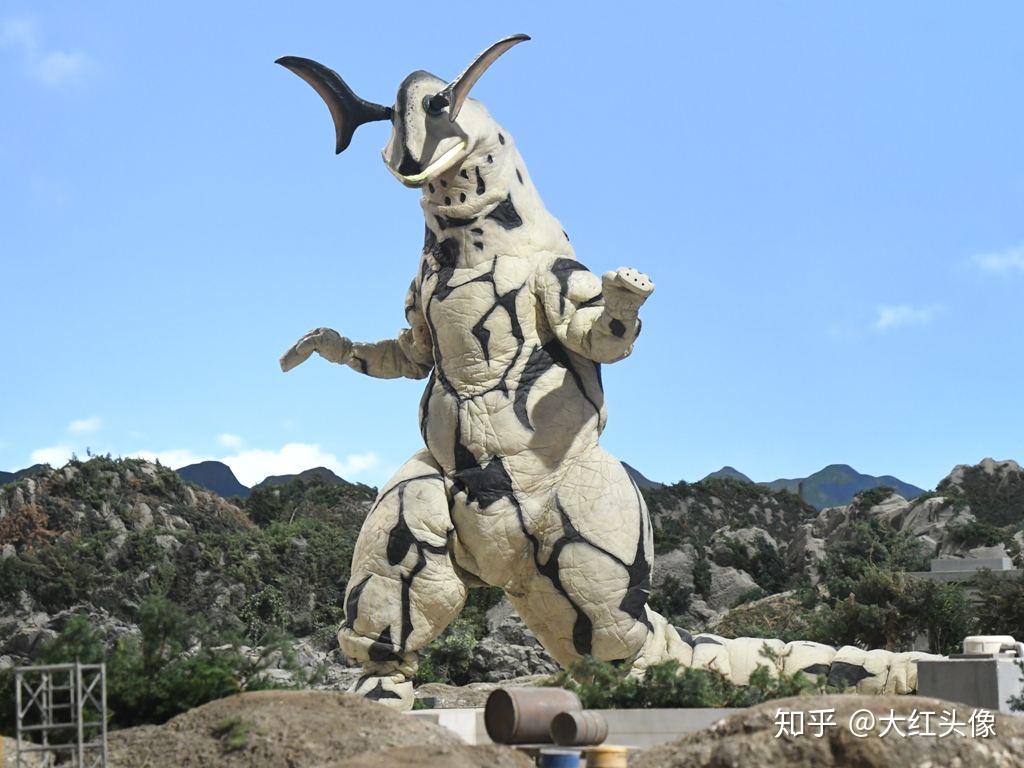 贝蒙斯坦贝蒙斯坦是一只宇宙大怪兽,是生存在宇宙空间的浮游生物,对于