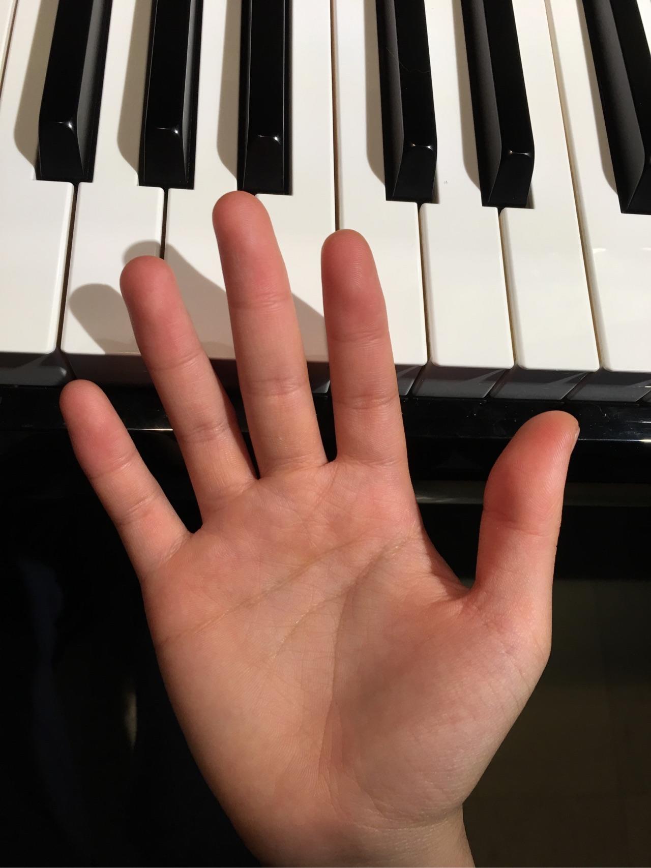 钢琴教学：轮指怎么弹才是正确的？钢琴技术又可以提高了_哔哩哔哩_bilibili