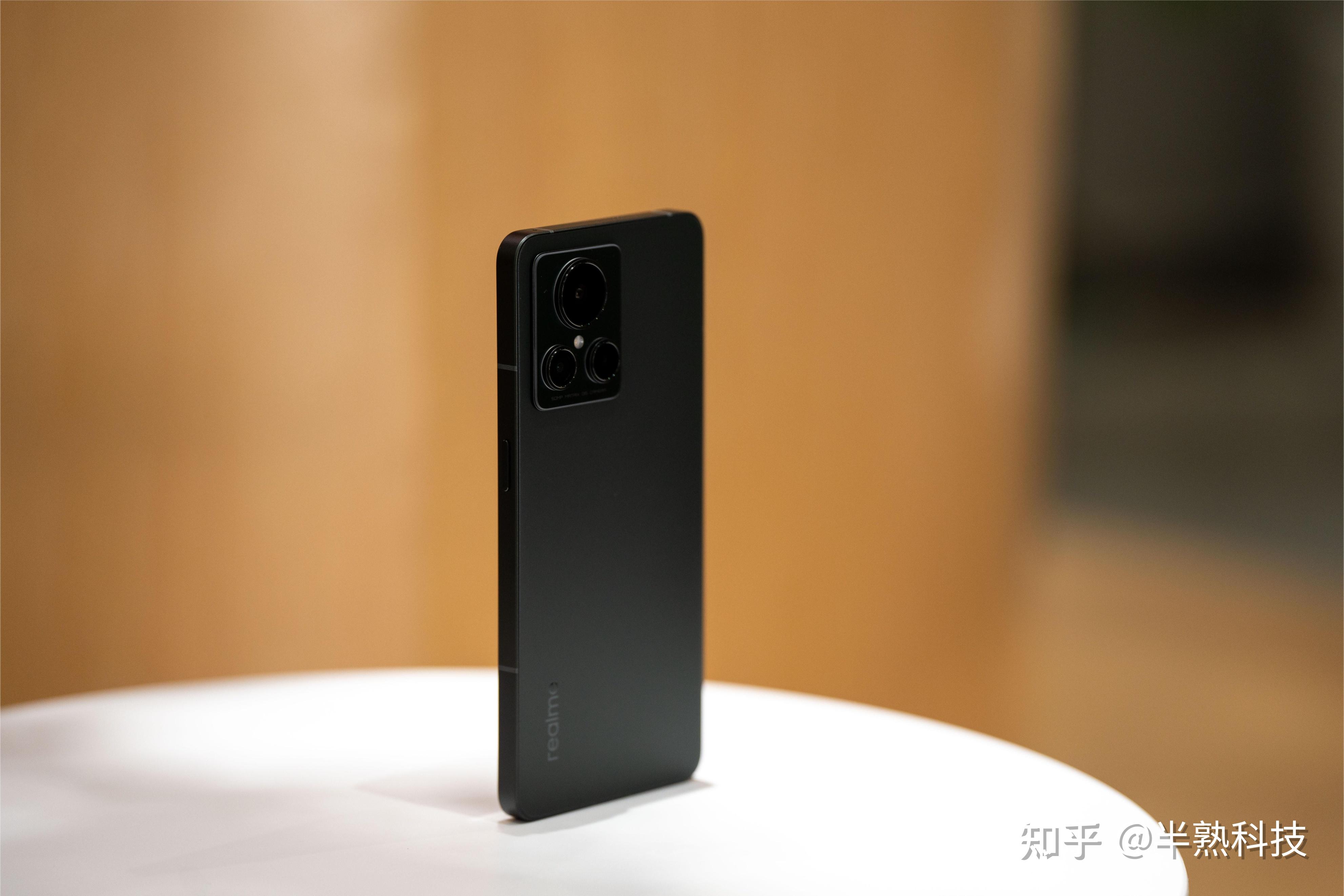 真我gt2大师探索版评测质感出众或是下半年性能巅峰