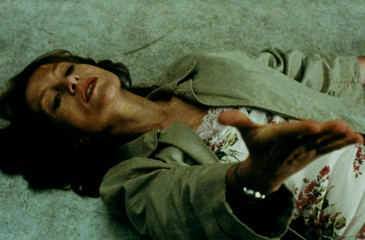 钢琴教师不在更年期恋爱就在更年期变态