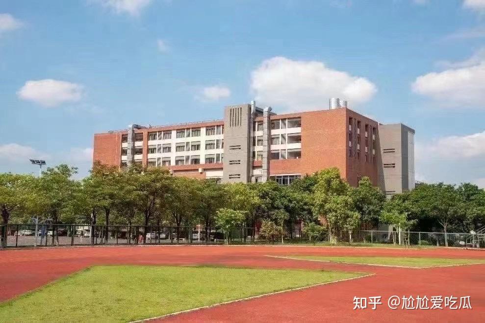 廣州新華學院原名中山大學新華學院