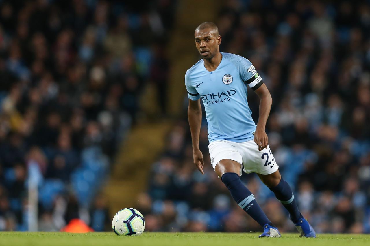 理查兹专栏曼城需要后防领袖买个好中卫搭档拉波尔特