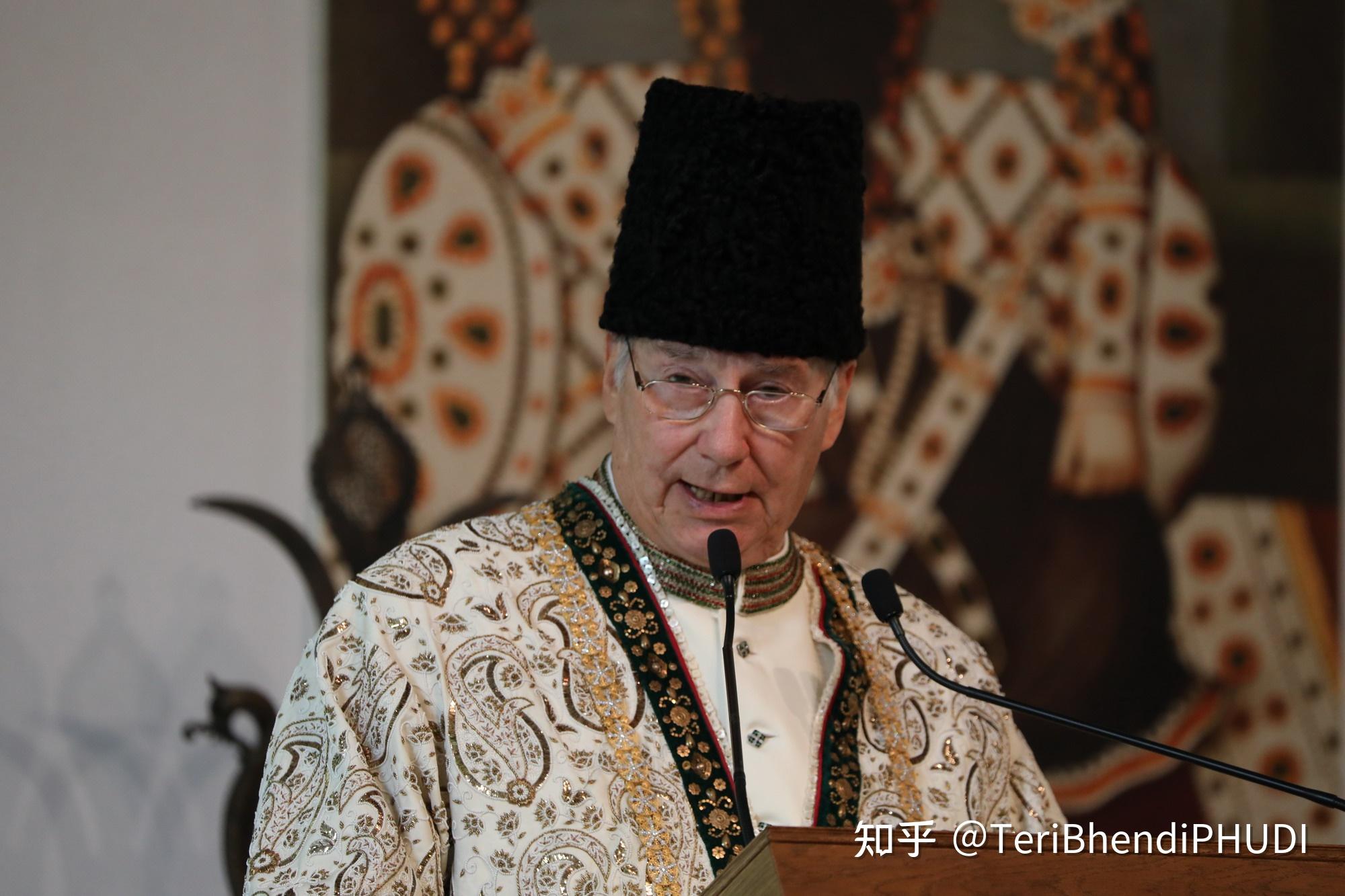 在20世纪初,伊斯玛仪派群众就开始庆祝黄金大庆(阿伽汗50周岁生日)