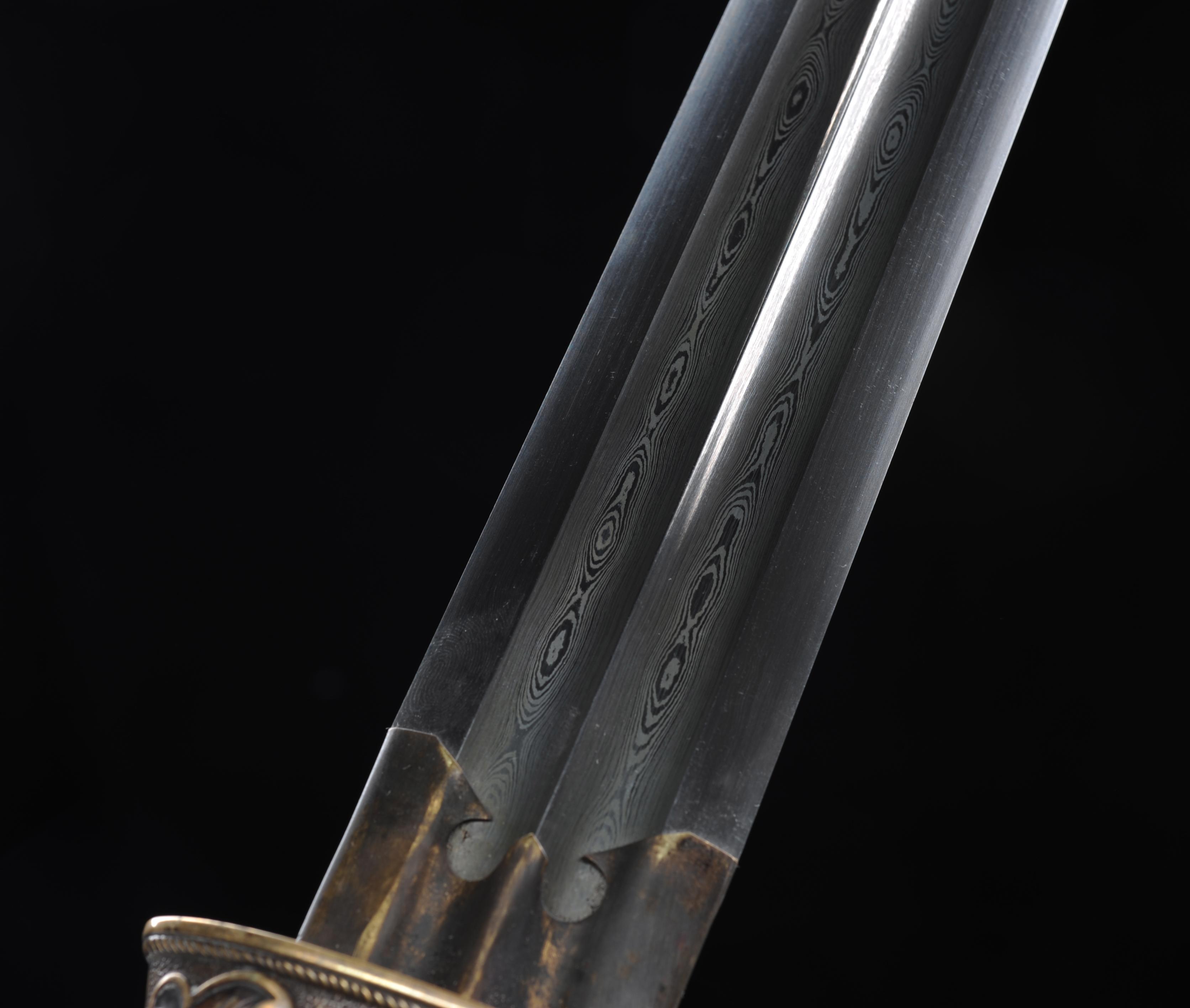 越剑全长:80cm刃长:60cm柄长:20cm刃宽:3.9cm刃厚:1.