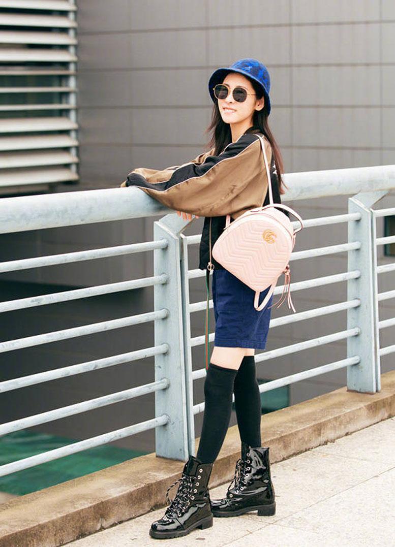 张碧晨短裤混搭造型惹争议,网友:再长的腿也驾驭不了!