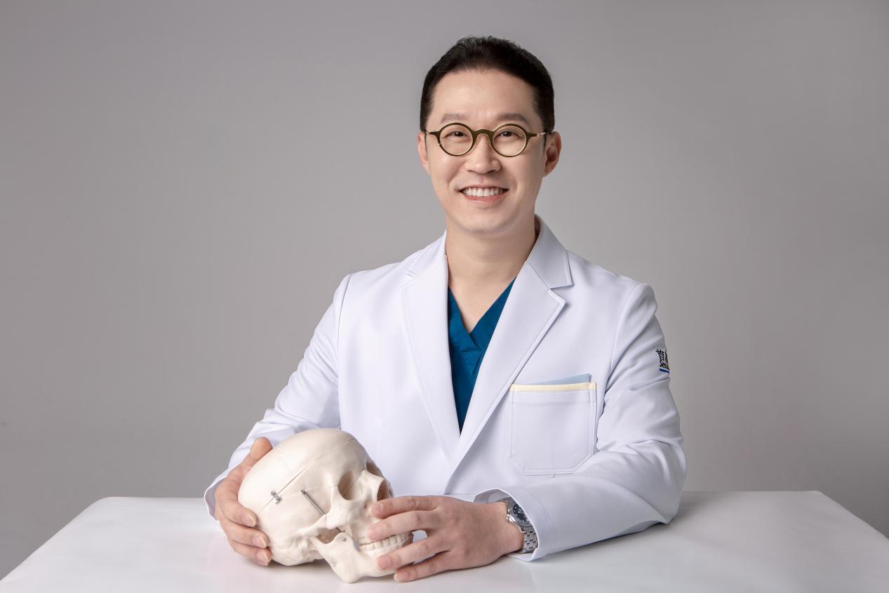 上海首尔丽格崔荣达院长正颌手术重获美丽新生的秘诀