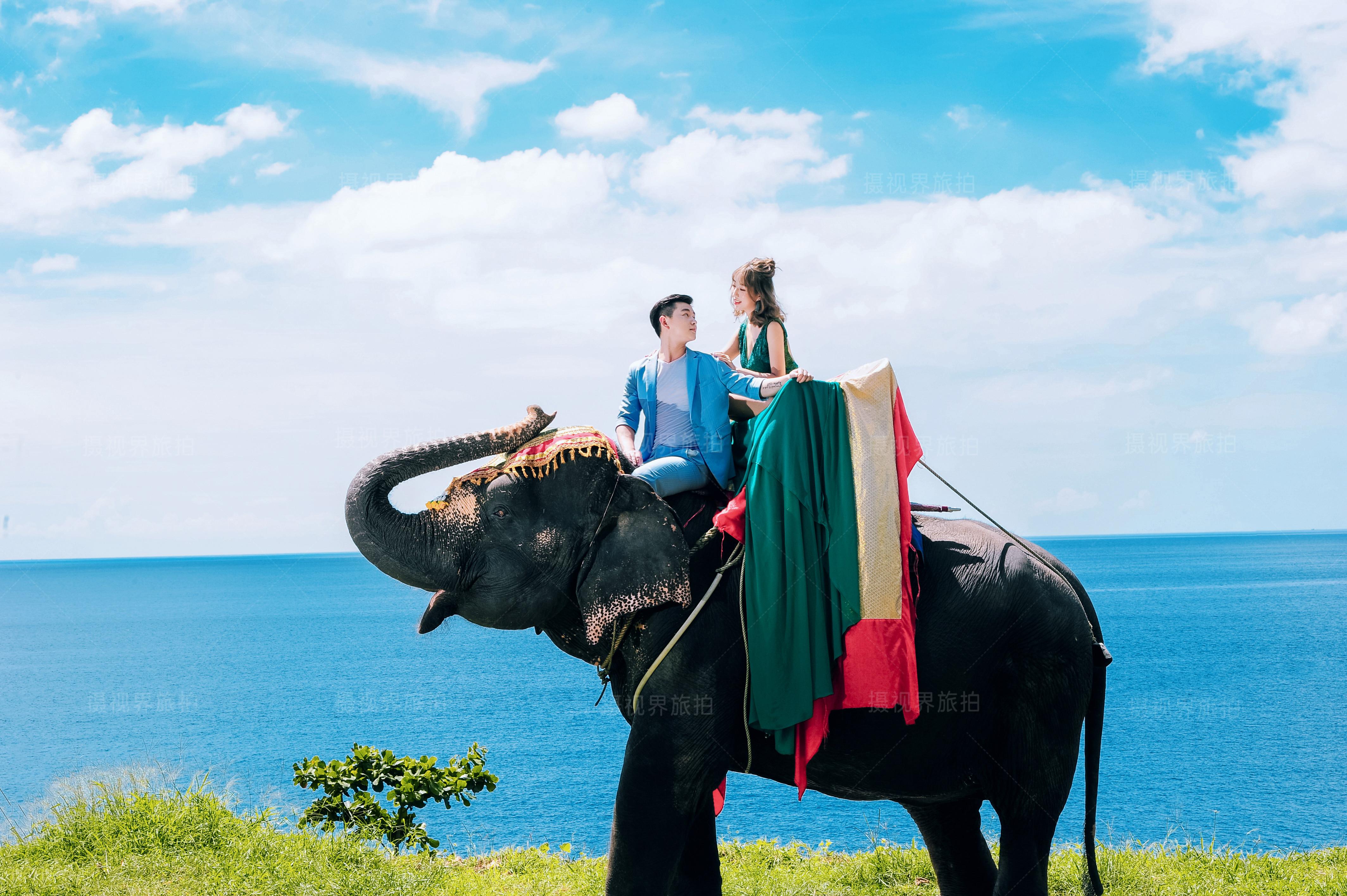 普吉岛旅拍婚纱照,自然不能少了与大象们的亲密接触!