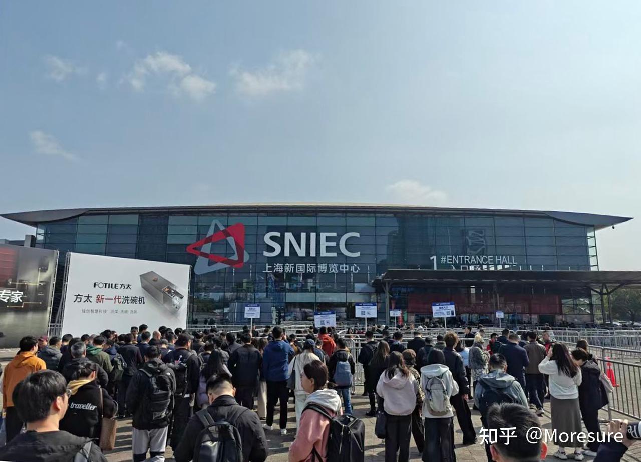 WiFi、充电、数据线一机搞定,飞猫AWE爆款速览