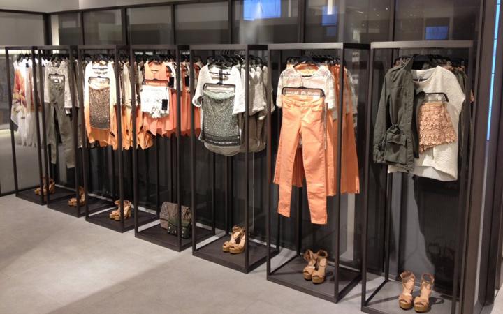 陈列基本形式正挂陈列的操作技巧与使用规范