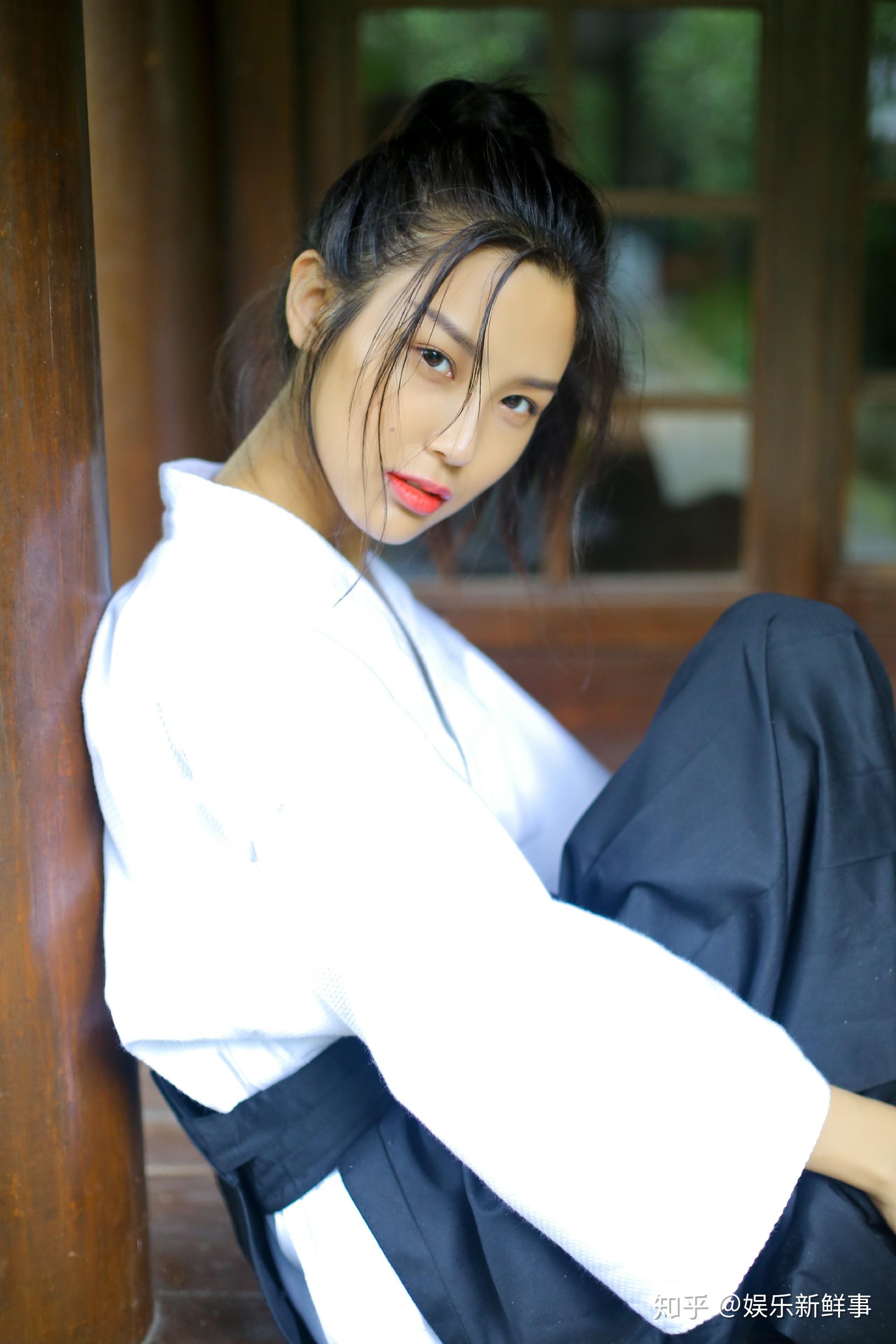 张昊玥《国子监来了个女弟子》化身美艳刺客热拍中 - 知乎