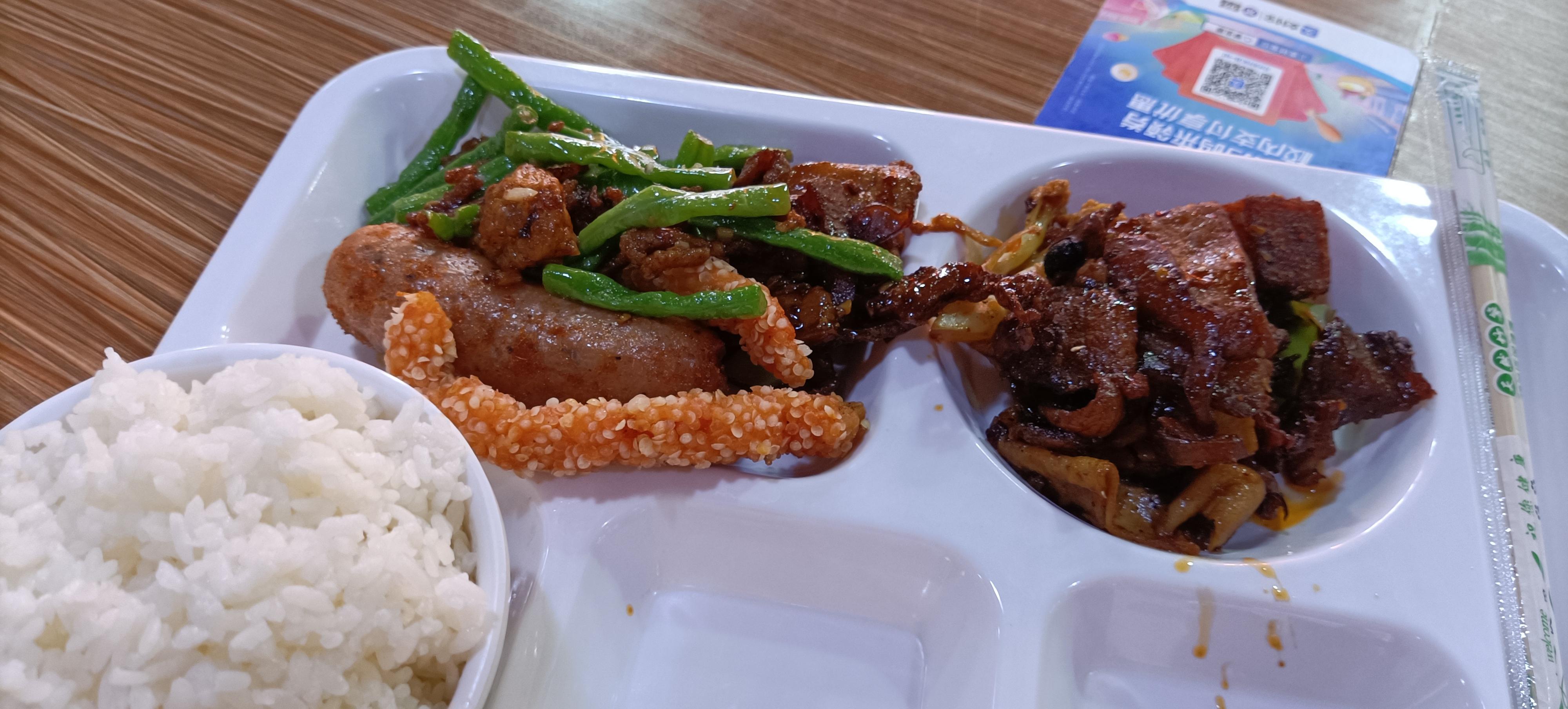 信阳学院 学生食堂 伙食怎么样?
