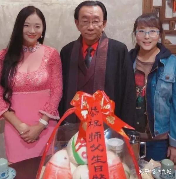 不良人侯卿出场的歌_杨威胞胎女儿的名字_侯耀华三胞胎外甥女出场费