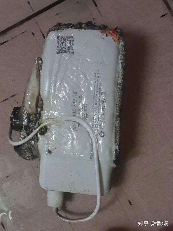 如何看待罗马仕充电宝自燃着火事件以及后续的操作