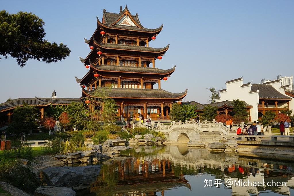 位置:湖南省长沙市岳麓区登高路58号岳麓山风景区位于湖南省长沙市