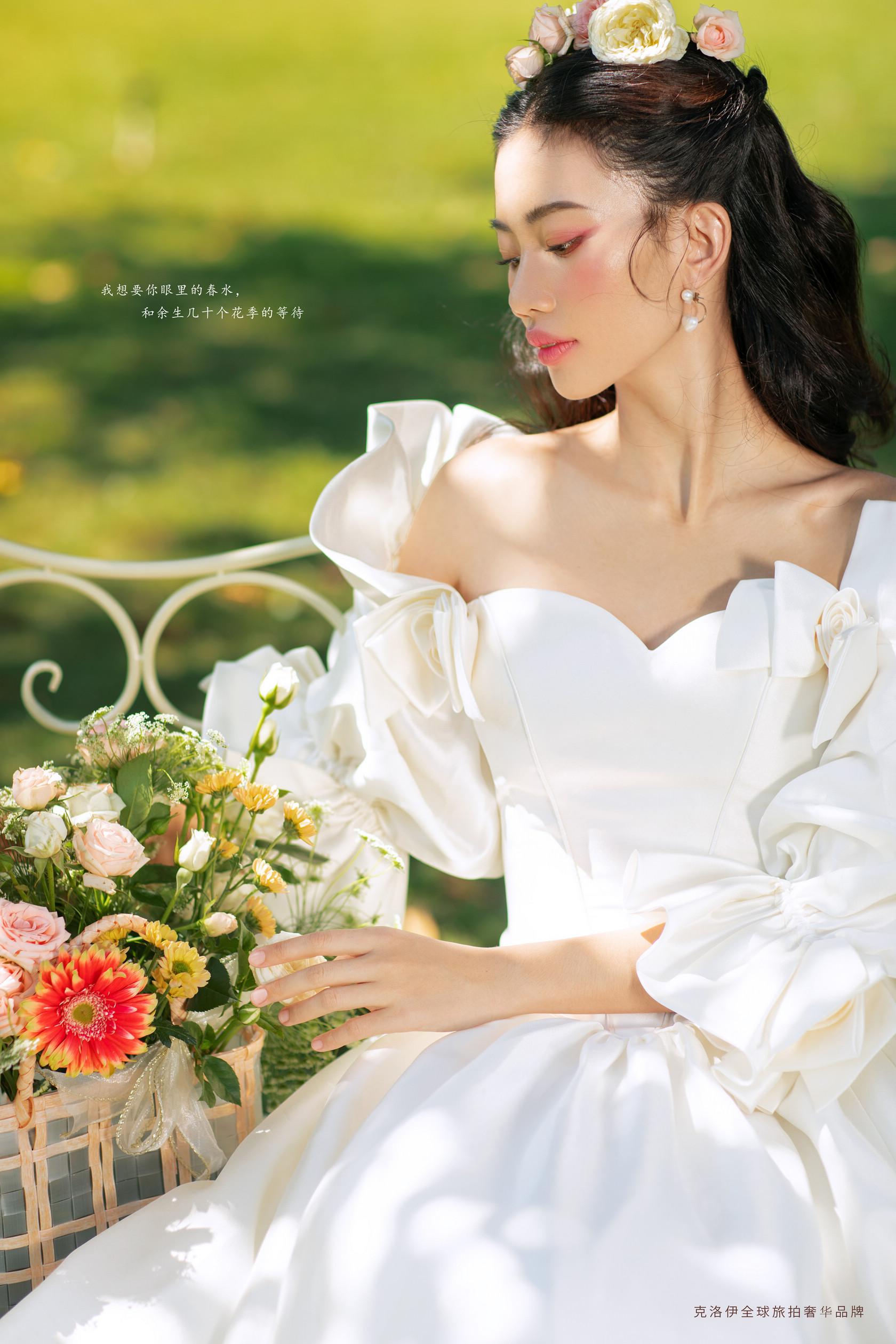 波浪卷,粉嫩妆面在逃公主标配想拍同款的小仙女评论区回复【1】森与