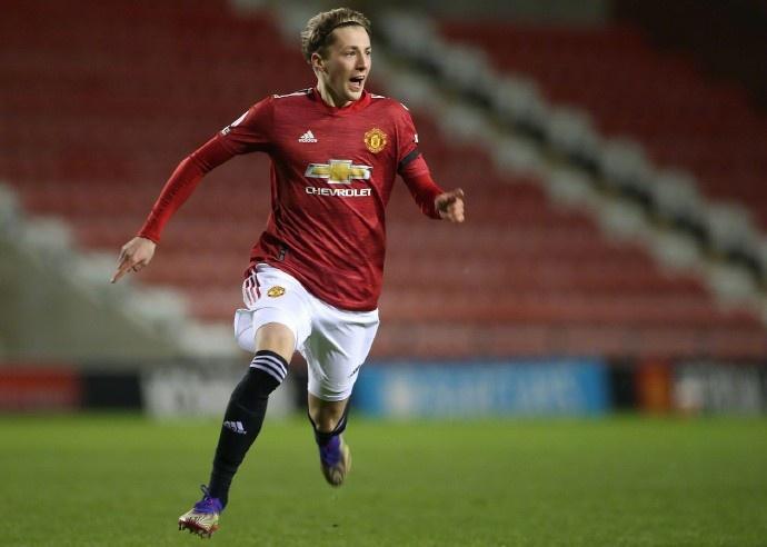 传承!92班成员罗比-萨维奇之子,查理-萨维奇本赛季一线队首秀