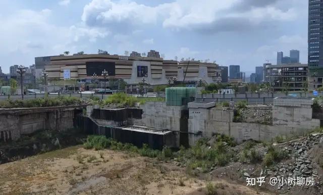无限期延长!重庆中央公园某大型城市综合体,开发商彻底躺平了? - 知乎