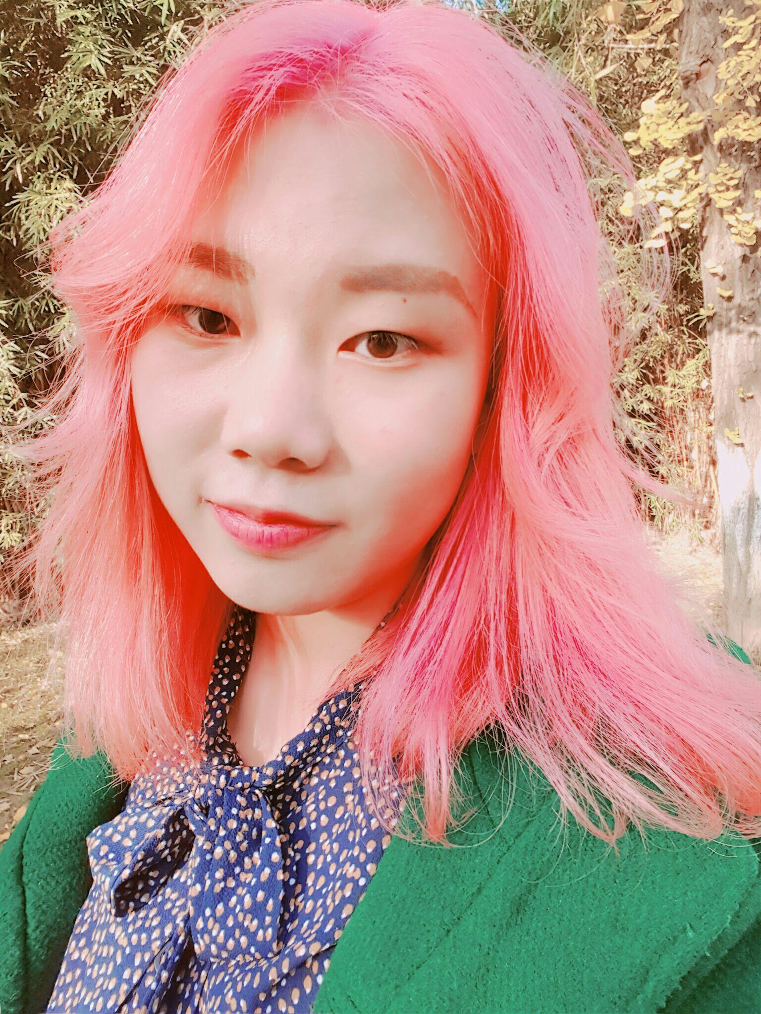 留粉红色头发是一种什么体验