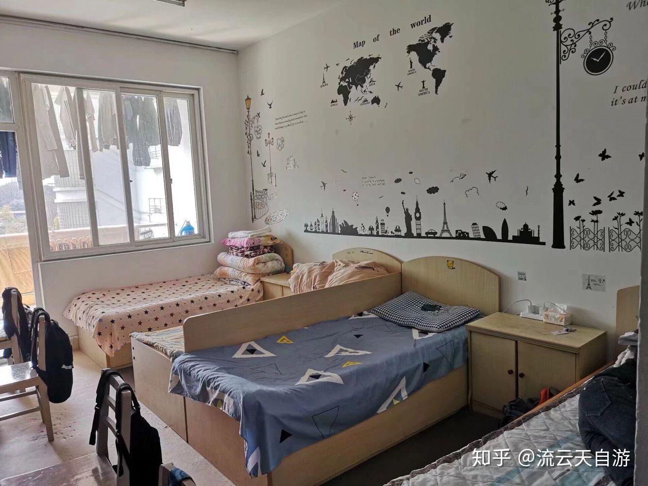 放在宿舍的东西 v2-c86d4faedb717a56a7d19b89ce25fca1_r.jpg