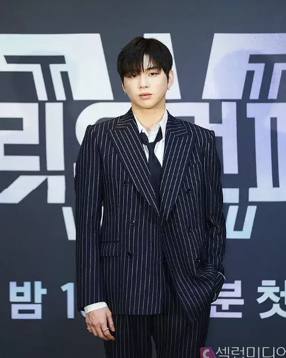 "英国吴磊"11岁凭颜值爆红全球,如今却胖到形象全毁,网友:快别吃了.