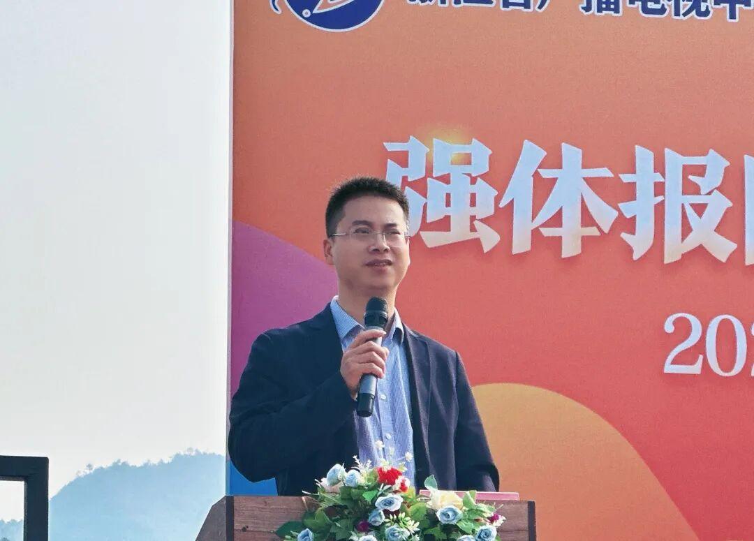 浙江省广播电视中等专业学校富阳校区2025秋季学期表彰大会暨2025年体育艺术节开幕式圆满举行!(图16) 浙江省广播电视中等专业学校富阳校区2025秋季学期表彰大会暨2025年体育艺术节开幕式圆满举行!(图16)