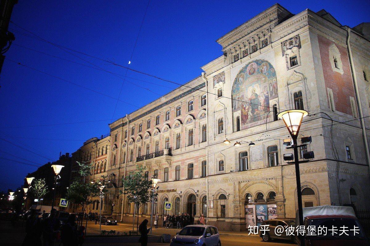 国立影视大学与巴黎电影和电视高等学校有合作关系,与英国斯塔福德郡