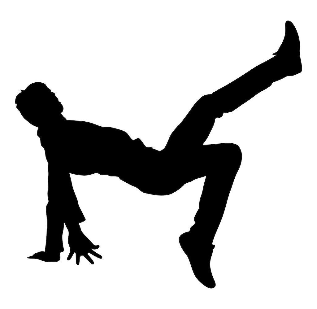 兄弟看见四脚朝天瘫在地上又哭又笑的我,笑的可开心了.