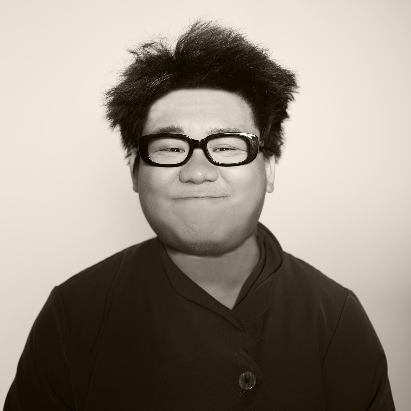 在努力躺平