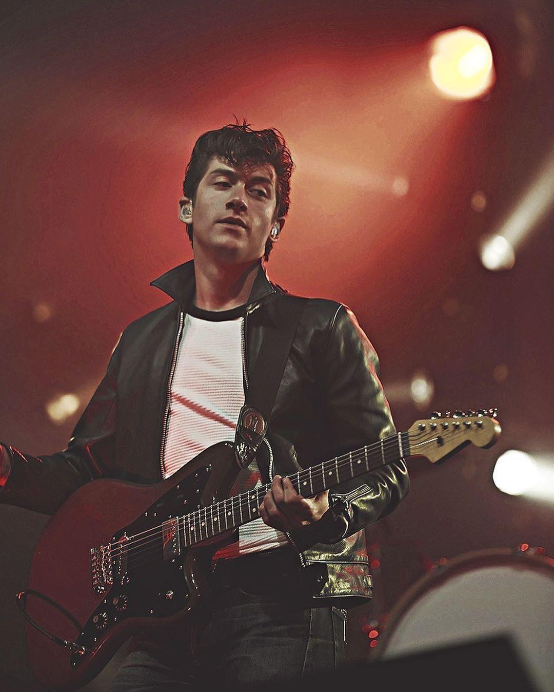 有哪些高颜值的摇滚乐手? - 知乎