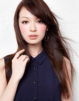 《假面骑士amazons》 水泽美月( 武田玲奈,1997年7月27日 )17岁,悠的