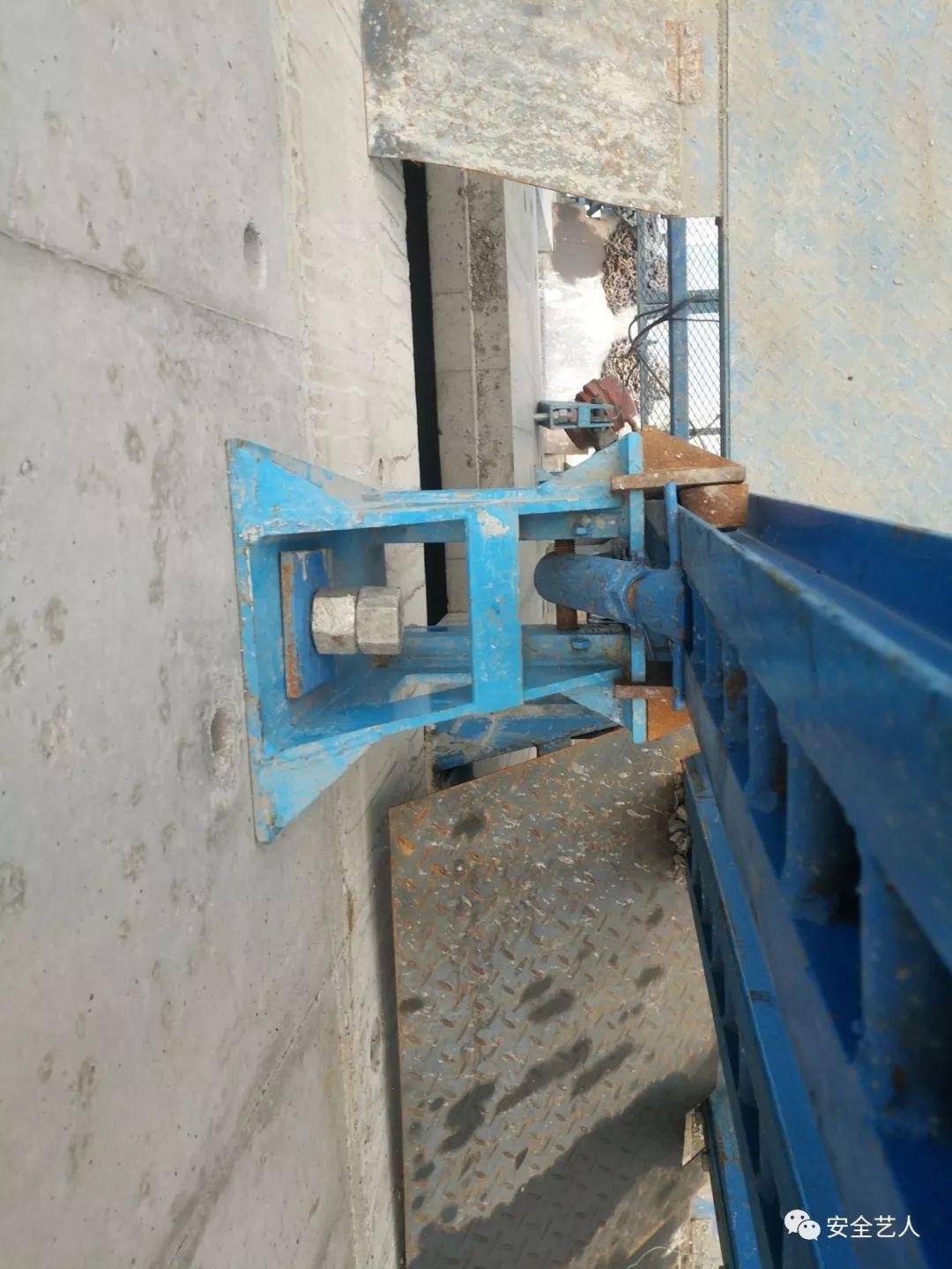 爬架安装使用过程存在的问题及处理措施