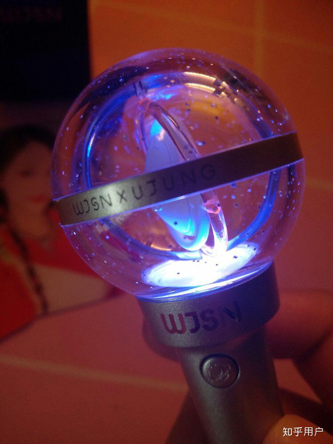 有哪些爱豆的应援棒设计的特别好看? - 知乎