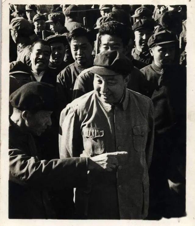华国锋珍贵的生平罕见照 知乎 