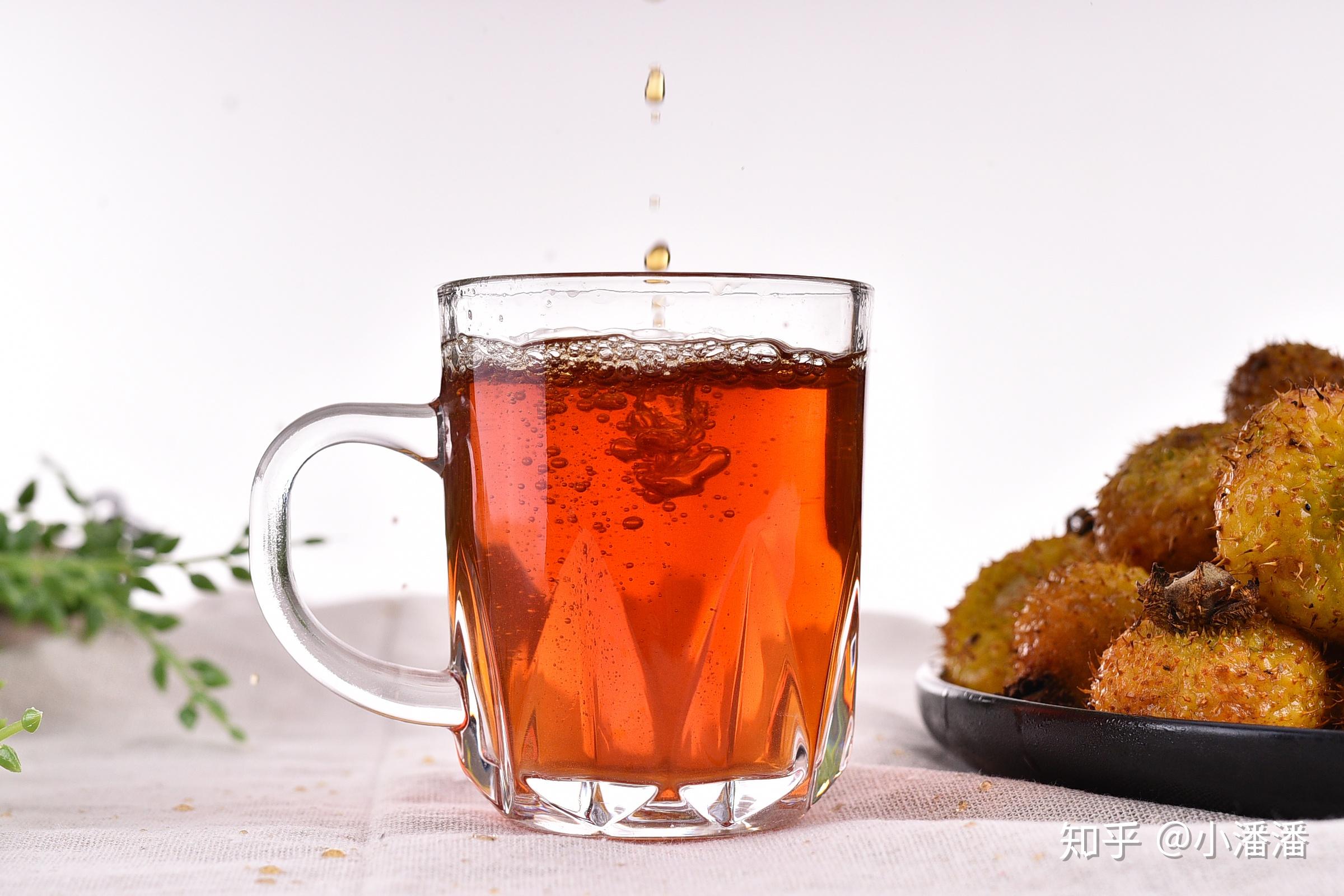 由于新鲜的野刺梨不易保存,所以人们通常把它制成刺梨干或者刺梨汁,远