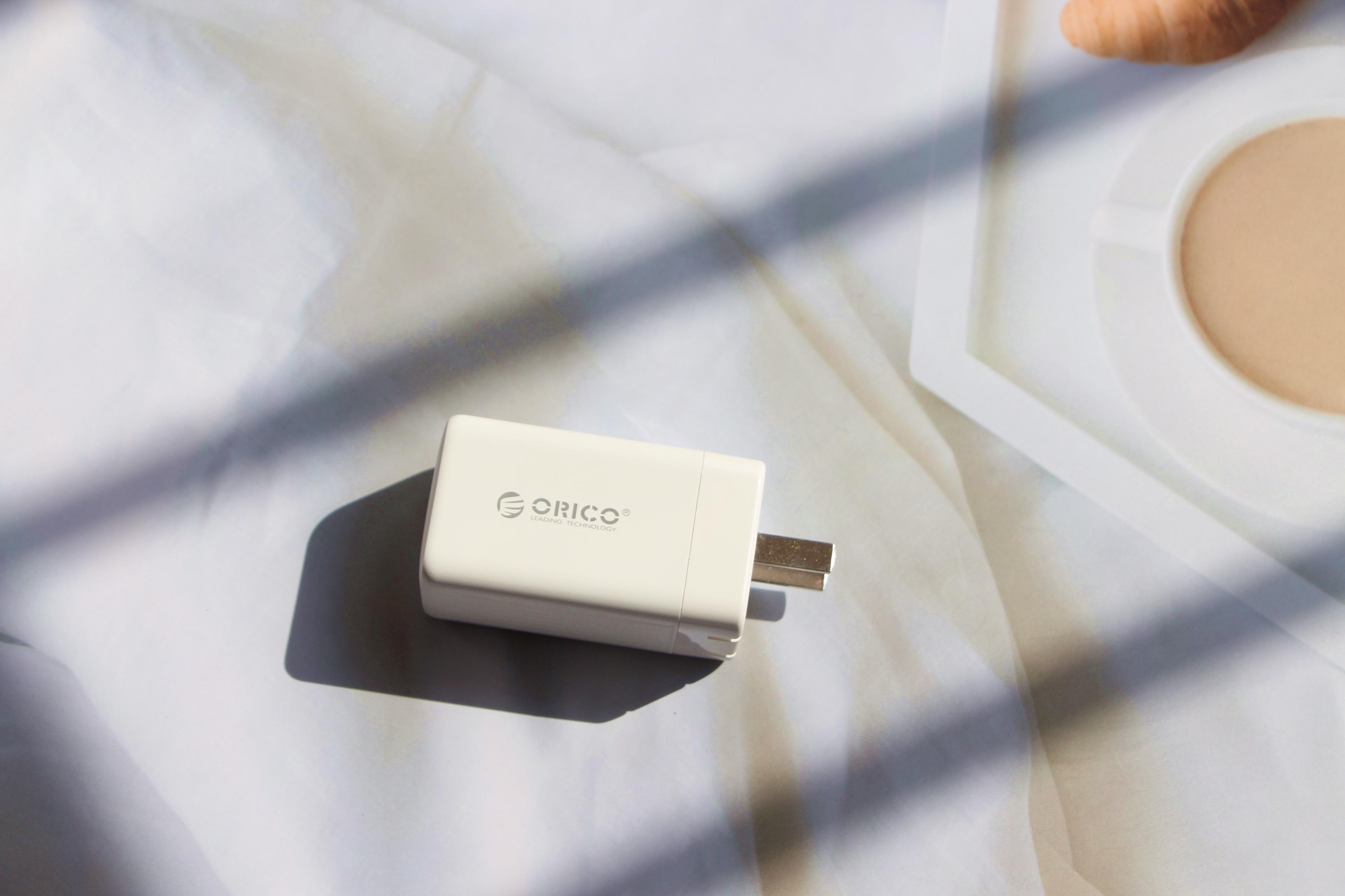 orico65w氮化镓充电器多设备拓展兼容超级快充上手体验