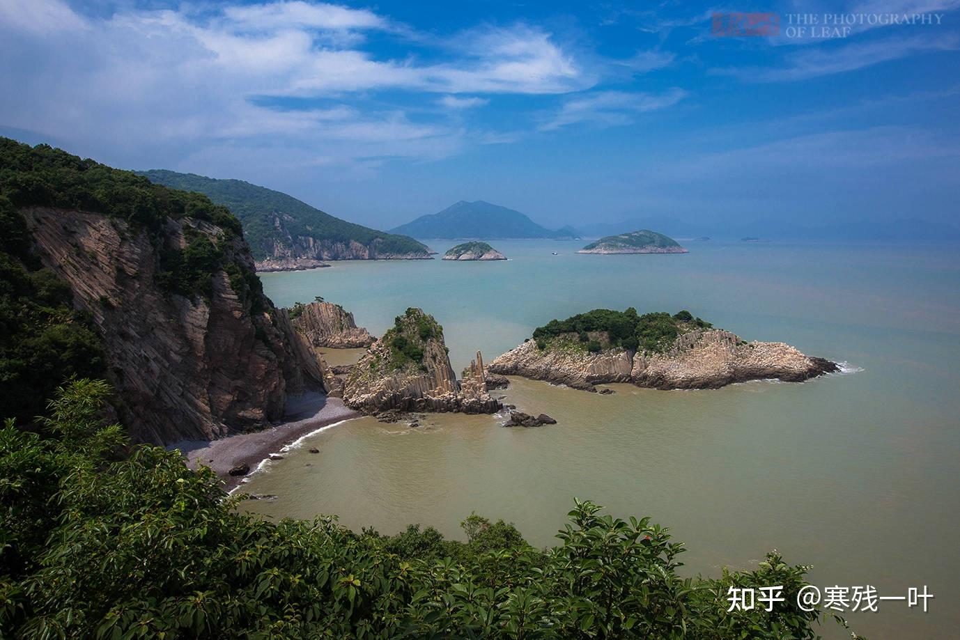 世界奇景浙江沿海一个小岛上上万根巨型石柱整齐地插在海面上