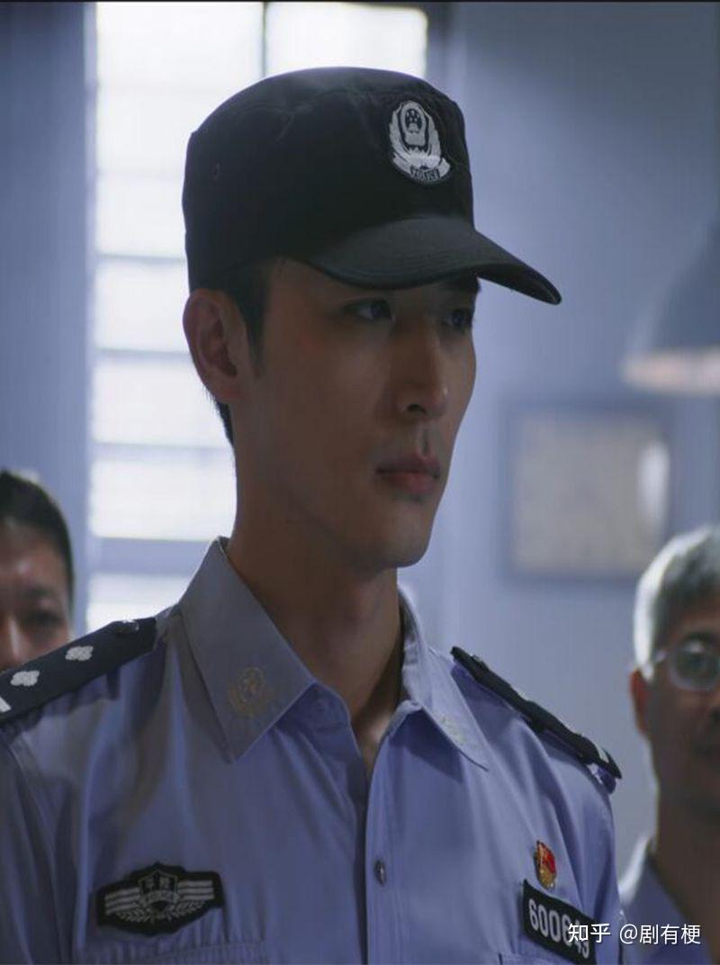 《警察荣誉》为什么杨树的警衔比其他新警高一级?因为他的学历高 - 知乎