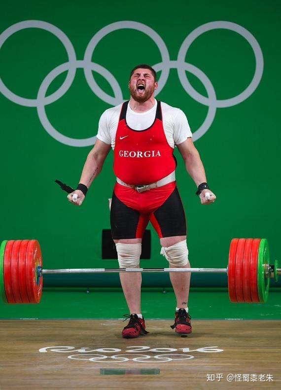 举重运动员是因为长期练举重才长不高的吗