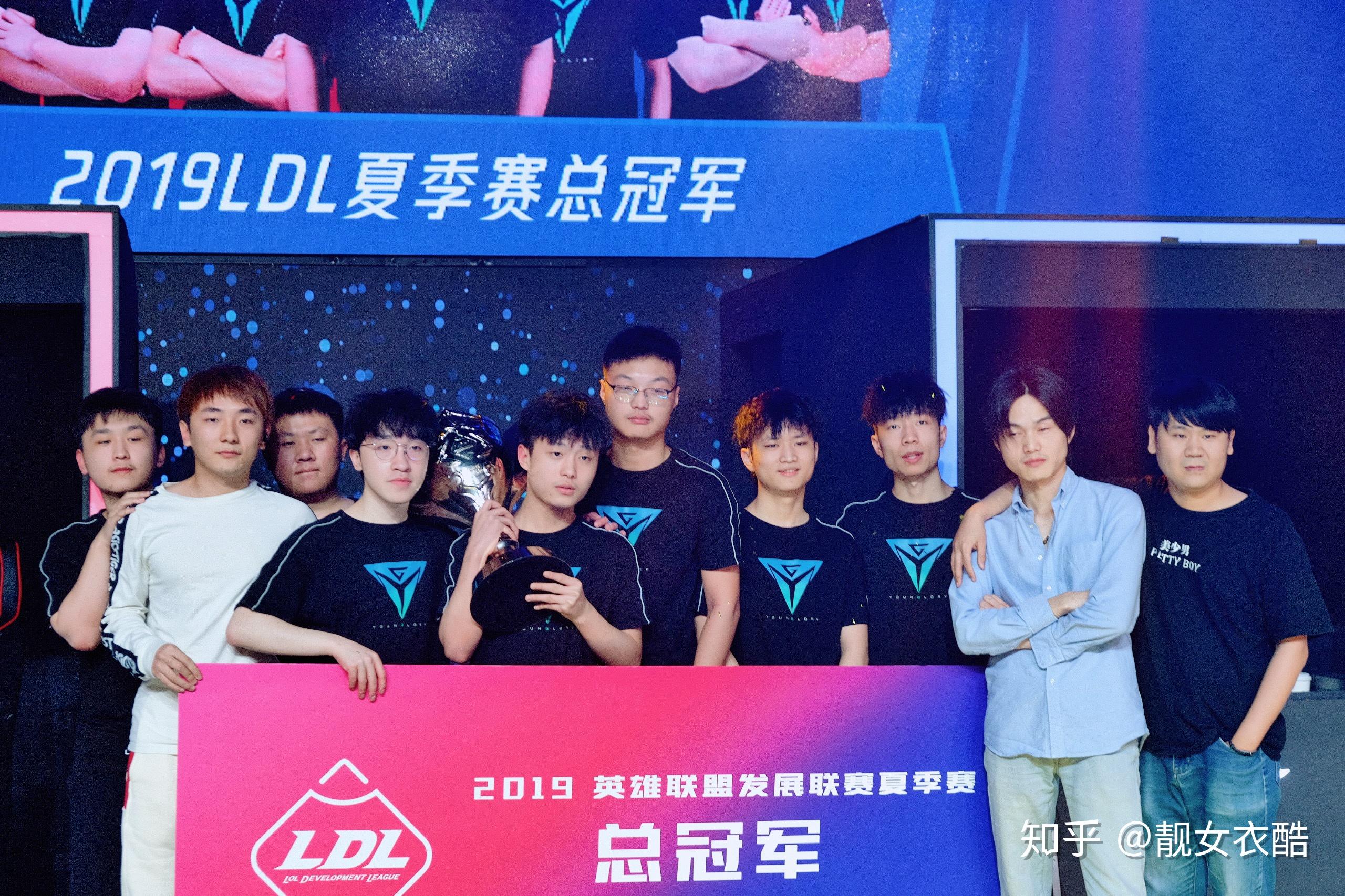 lpl选手故事少年来到海边snhuanfeng