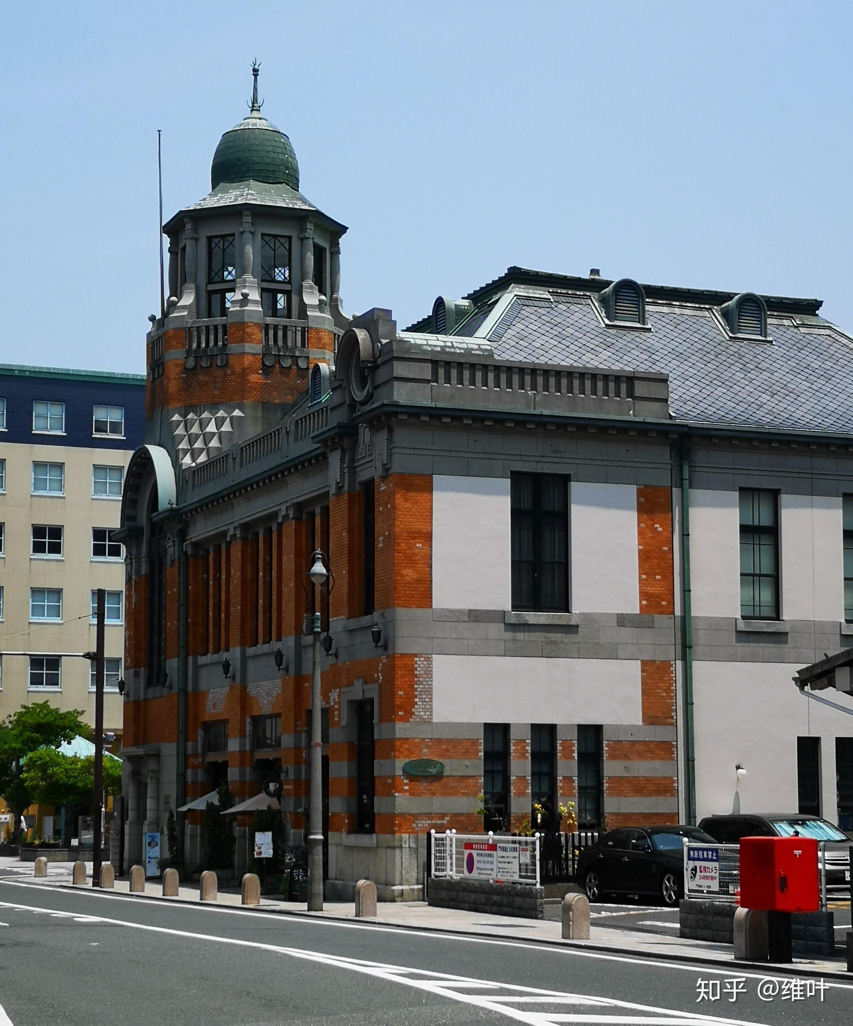 门司港保留了很多日本大正时代的西洋式建筑,充满了浓厚的复古情调.